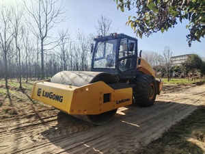 Rullo Vibrante Usato di Alta Qualità LiuGong 6122E 6622, Forza Vibrante 400/290, Peso 22000kg, in Vendita a Basso Prezzo - Product Image 2