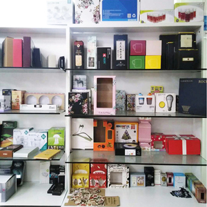 Thương hiệu tùy chỉnh in logo sóng quần áo vận chuyển hộp đen Matt màu sắc sang trọng bao bì bưu phẩm gửi thư hộp - Product Image 6