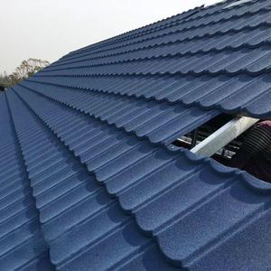 Fornitura del Produttore di Lamiere Ondulate Rivestite in <span class=keywords><strong>Pietra</strong></span>, Tegole Metalliche Galvanizzate Colorate per <span class=keywords><strong>Case</strong></span> e Templi in Africa - Product Image 1