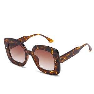 2020 Vintage donne Retro occhiali da sole fumo occhiali da sole femminili Oversize - Product Image 5