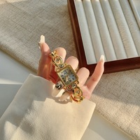 Montre pour femme en alliage de style Old Money, luxe léger, à aiguilles, quartz, étanche, diamètre du boîtier 20 mm, nouvelle mode transfrontalière polyvalente