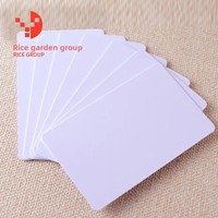 Grosir produsen kartu akses RFID putih PVC IC kartu pintar NFC untuk keanggotaan akses IC jarak belanja medis