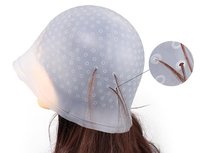 Le kit de teinture partielle pour cheveux permet d'obtenir des reflets subtils ou des stries audacieuses. Parfait pour les retouches de racines et les accents de couleur créatifs à la maison.