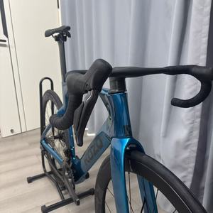 Bicicleta de Carreras Aerodinámica de Carbono con Frenos de Disco Hidráulicos Shimano 105/105 Di2/UT Di2, Directo de Fábrica Kozo, con Ruedas de Carbono - Product Image 6