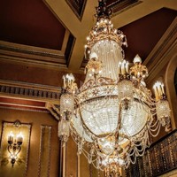 Lustre en cristal doré orné ANNO, style Empire, à plusieurs niveaux, avec bras porte-bougies, pour théâtre et salle de bal