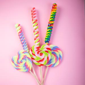 Sucettes géantes en gros d'usine, saveur fruits mélangés, bonbons durs géants en forme de cœur, emballage en boîte cadeau ronde pour la Saint-Valentin - Product Image 3
