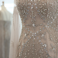 Robe de soirée sirène Sharon Said SS391 de luxe, style Dubaï, champagne, à bretelles croisées, avec manches cape, PRÊTE À EXPÉDIER