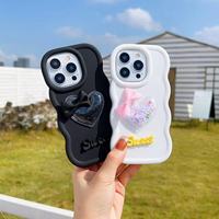 Couverture de téléphone ondulée avec nœud scintillant doux amour coeur liquide décoration 3D coques de téléphone personnalisées pour iPhone 13 15 16 Pro Max couvre