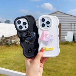 Funda de teléfono ondulada con lazo brillante, decoración líquida de corazón de amor dulce, fundas de teléfono 3D personalizadas para <span class=keywords><strong>iPhone</strong></span> 13 15 16 Pro Max - Product Image 2