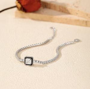 Pulsera de Plata 925 con Diamantes de Corte Esmeralda, Bañada en Rodio, Cadena Geométrica, Joyería Clásica para Uso Diario para Mujer - Product Image 5