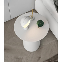 Table basse moderne en fer, style minimaliste italien, petite table d'appoint de canapé, table d'angle de salon de luxe léger, table de chevet haut de gamme