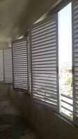 Fenêtres à persiennes pliantes avec cadre en aluminium personnalisées fenêtres à volets pliants en usine
