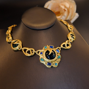 Ensemble de bijoux KAMMY personnalisé vintage en or 18 carats avec strass bleus et tournesol vert, collier et bracelet sur le thème des plantes - Product Image 2
