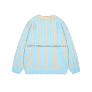 เสื้อสเวตเตอร์คอวีลายทางแนวตั้งสไตล์วินเทจสำหรับผู้หญิง แบรนด์แฟชั่น ทรงหลวม สวมใส่สบาย ลายพิมพ์สปอร์ต ถักนิตติ้ง - Product Image 5