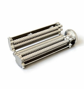 Accendino a rullo di lusso Source Factory Middle Hand Roll Star 6mm in ottone e acciaio inossidabile, con 78 rulli in ottone, prodotto in Cina - Product Image 2