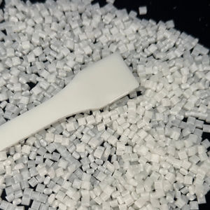 เม็ดพลาสติก PC/ABS ทนไฟ V0 คุณภาพพรีเมียม สำหรับการฉีดขึ้นรูป - Product Image 1