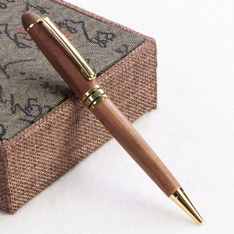 Stylo à bille en noyer