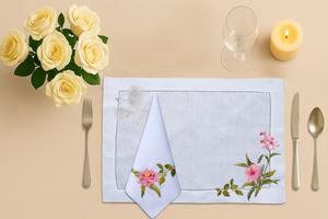 Servilleta de Lino 100% Hibiscus & Orchid Song |   Servilletas de Tela Reutilizables y Ecológicas con Diseño Floral para Comedor, Bodas, Restaurantes y Uso Doméstico - Product Image 3