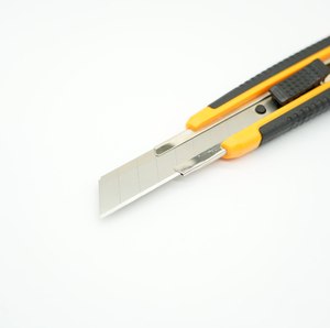 Cuchillo Retráctil para Cortar Cajas, Cuchilla de 18mm con Mango <span class=keywords><strong>TPR</strong></span>, Hoja de Acero de Alto Carbono, Botón de Cambio de Estilo - Product Image 5