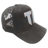 Casquette 5 panneaux en daim avec bordure en satin, doublure en satin, motif léopard brodé, strass et diamants, style streetwear sportif élégant