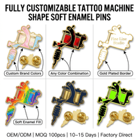 Épinglette en émail souple plaquée or, découpée sur mesure en forme de machine à tatouer |   Fabricant de badges promotionnels pour studio d'artistes tatoueurs OEM