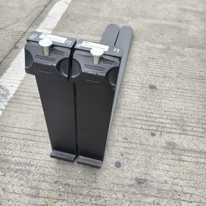 Pièces détachées et accessoires fabriqués en Chine, 2,5 tonnes, 3 fourches, construction en fer/métal, pneus durables pour une utilisation longue durée en vente au détail - Product Image 6