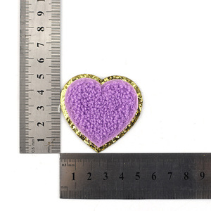 Kaliteli renkli demir kendinden yapışkanlı işlemeli altın glitter kalp şönil havlu konfeksiyon yamaları - Product Image 6