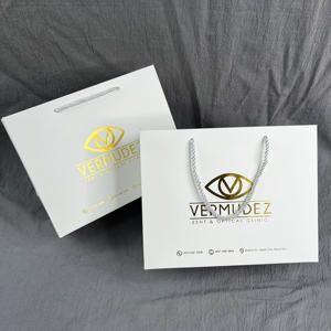 Bolsas de Compra de Papel Blanco Personalizadas con Estampado en Dorado - Empaque de Regalo de Lujo para Clínicas Ópticas, Gafas y Salones de Belleza - Product Image 5