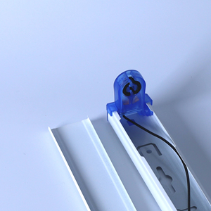 Luminaria de Diseño Delgado con Base de PP y Reflector T8 Individual, Duradera y Económica, para Proyectos de Exportación Comercial en África - Product Image 1