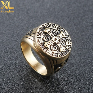 Vente en gros d'anneaux unisexes en acier inoxydable plaqué or 18 carats, style hip-hop rétro, anneau de la croix sainte, anneau d'exorcisme - Product Image 3