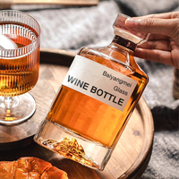 Vente en gros de bouteilles de vin en verre de luxe de forme ronde avec ligne verticale, 250 ml, 500 ml, 1000 ml, pour whisky, brandy, rhum, liqueurs, spiritueux, avec couvercle en verre