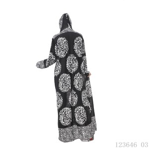 Abaya musulmane noire sur mesure pour femmes, avec foulard élastique et robe en polyester, disponible à la commande directe - Product Image 4