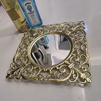 Plaques de charge miroir carrées Plaques de charge pour décoration de fête et de mariage Plaques de charge en plastique doré de 31cm