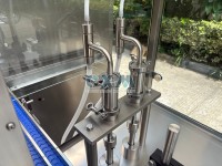 Machine de remplissage, de bouchage et d'étiquetage automatique de bouteilles Chubby Gorilla V3 de 10 ml, ligne de production d'emballage liquide
