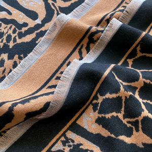 Nouveau luxe imprimé léopard couverture Cape châle Double face Pashmina châles hiver chaud épais cachemire sentiment écharpes pour dames - Product Image 3