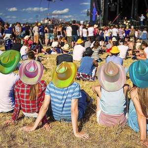 Sombrero de Vaquero Brillante con Neón - Divertido Sombrero de Vaquera Rosa con Luces Holográficas Metálicas para Fiestas Disco - Product Image 4