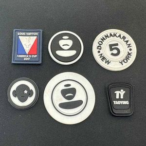 Étiquettes personnalisées en TPU souple pour vêtements, avec logo 3D en caoutchouc PVC imprimé, transfert thermique en silicone pour vêtements de marque propre - Product Image 2