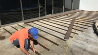 Plancher de terrasse en WPC extérieur antidérapant et étanche avec sous-cadre, poutre de support composite et socles assortis