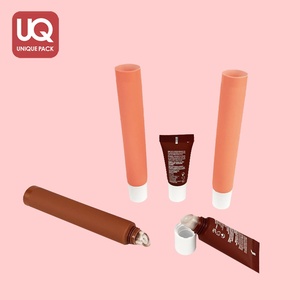 Tubo Exprimible para Brillo Labial y Bálsamo Labial de 10, 15 y 20 ml (0.5 oz) con Tapa de Rosca Mate, Silicona Suave al Tacto y Aplicador Suave - Product Image 4