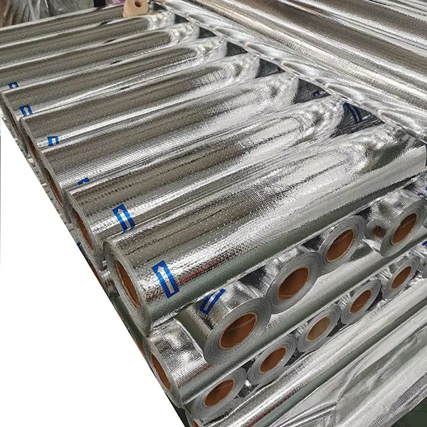 Reflecterende Dakisolatie Sarking Aluminiumfolie Geweven Stralingsbarrière Voor Dakzolder Woongebouw Dakbedekking