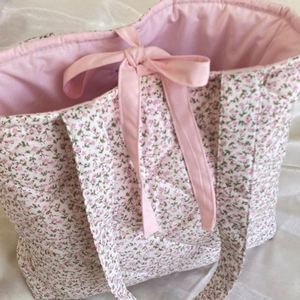 Bolsos de mano grandes de verano con estampado floral, bolsos de hombro de algodón acolchado personalizados de moda, bolsos de viaje y compras con lazo para mujer - Product Image 3