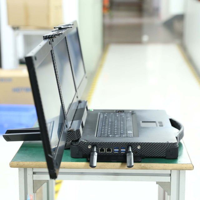 Forest Fire Emergency Management 2 Gigabit Network Ports 1x USB2.0 1x USB3.0 Rugged Industrial Notebook