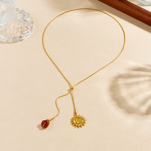 European American Fashion Retro Sun Necklace Gold Tone Brown Pendant Clavicle Chain Women's Jewelry Daily Party Wear - Product Image 3