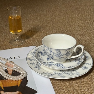 Juego de Platos de Cerámica con Diseño de Flores Azules, Estilo Retro Francés, para Desayuno, Taza y Platillo para Té, Ideal para Fiestas y Hoteles - Product Image 3