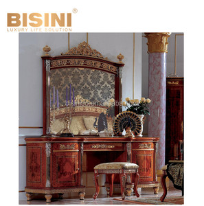 Meubles <span class=keywords><strong>de</strong></span> Château <span class=keywords><strong>de</strong></span> Luxe <span class=keywords><strong>Lit</strong></span> King Size en Bois Sculpté avec Table <span class=keywords><strong>de</strong></span> Chevet, Design Vintage Italien Ensemble <span class=keywords><strong>de</strong></span> Meubles <span class=keywords><strong>de</strong></span> Chambre à Coucher Dorés à l'Or 24K - Product Image 2