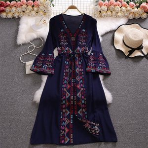 Primavera otoño Indie Folk pesado flor bordado Vestido mujer cuello en V manga acampanada Vestido cintura alta cordón vestidos largos - Product Image 1