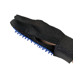 Gants de toilettage pour animaux Xintu, TPR, cinq doigts, pour enlever les poils des chats à poils courts, outil de bain et de massage - Product Image 4
