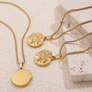 Collier pendentif rond gravé de fleurs, style luxe léger européen et américain, plaqué or 18 carats, en alliage de zinc, bijou cadeau pour femme - Product Image 3