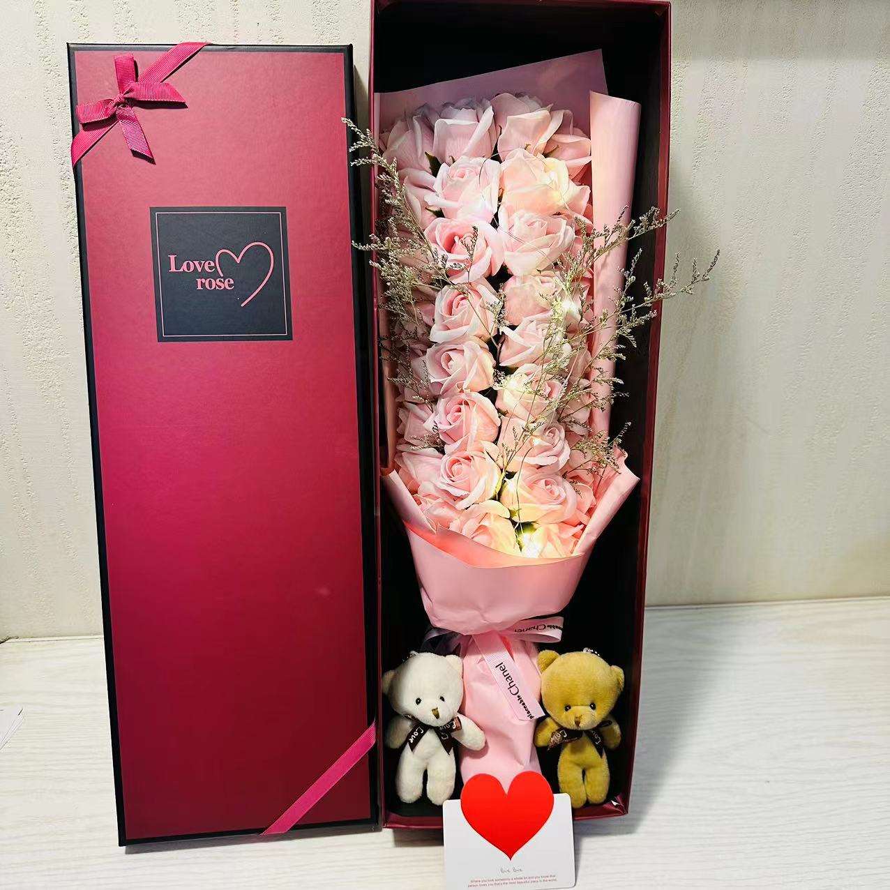 กล่องของขวัญคู่รัก ดอกกุหลาบสีชมพู 33 ดอก