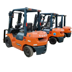 Carretilla elevadora usada Clark Cat de 3 toneladas con capacidad de 5 toneladas Carretilla elevadora de almacenamiento con motor diésel con componente de motor central - Product Image 1